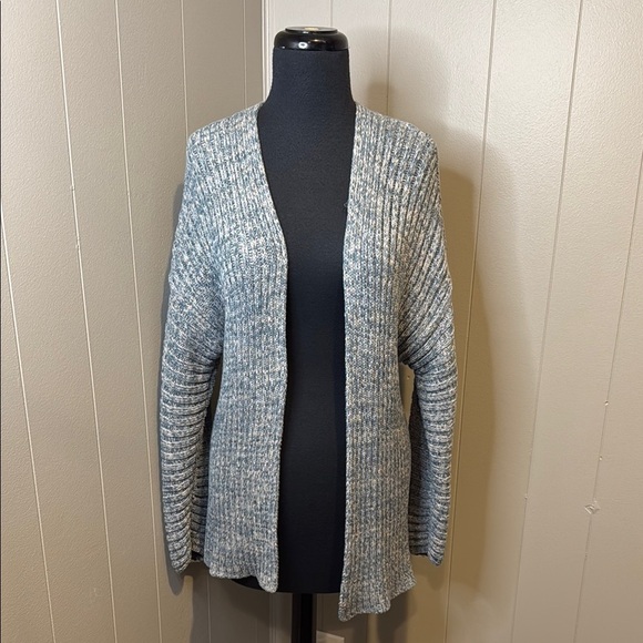 Urban Outfitters Sweaters - Z Urban Outfitters Women’s XS Blue and White Chunky Knit Cardigan
